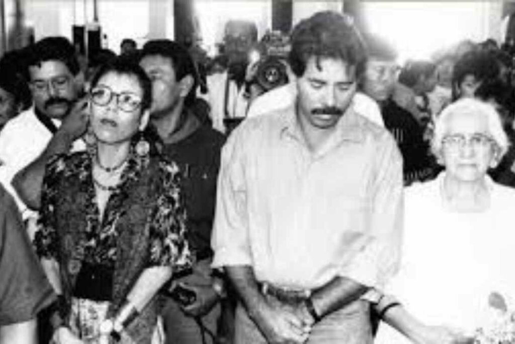 Al mejor estilo de Somoza, Ortega pondrá el nombre de su madre a un reparto