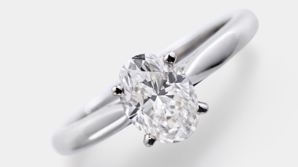 Dave & Buster’s offers opportunity to win diamond ring in ‘Human Claw’ game