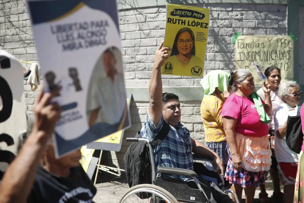 El Salvador Protests Held over Bukele’s Mass Trials