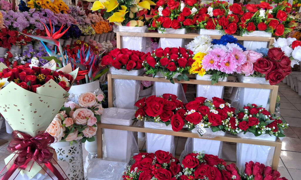 Mercados de Managua se llenan de opciones para celebrar el amor y la amistad