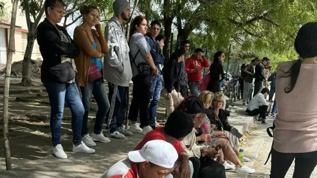 People Gather Outside the Holguin Court to Support Rebels