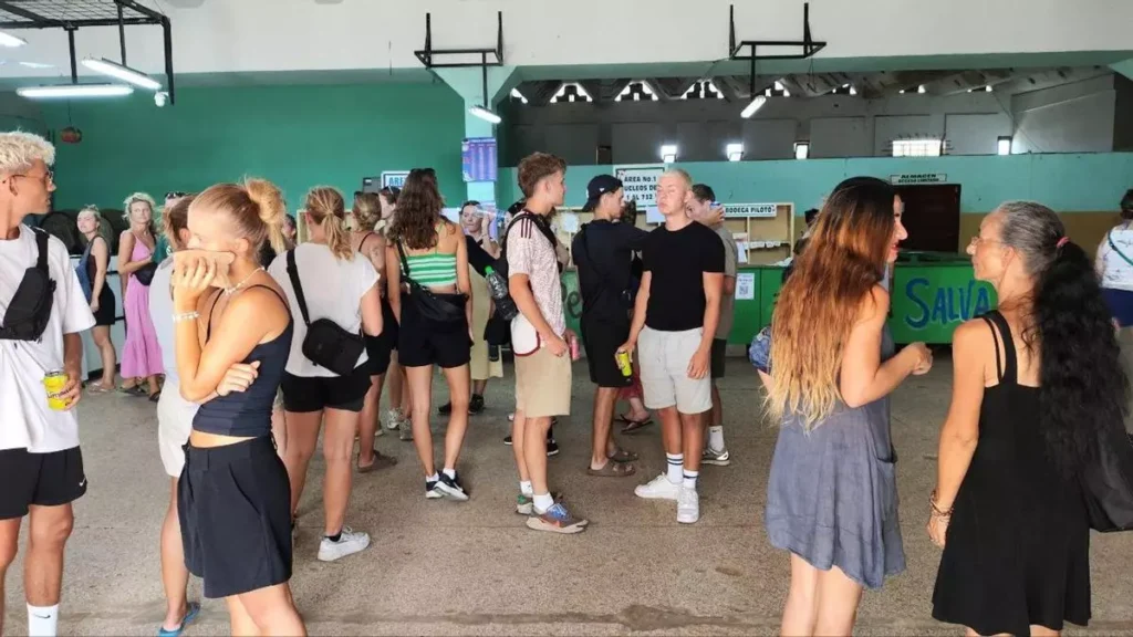 Russia Completes Return of 4,300 Tourists Stranded in Cuba