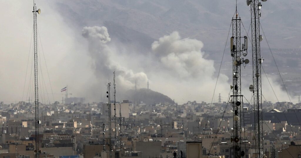 U.S. and Israel attack Iran, with Trump confirming “major combat operations” U.S. and Israel attack Iran, with Trump confirming “major combat operations”