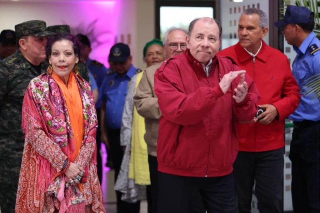 Un Ortega errático alaba a Rosario Murillo mientras ataca a EEUU Un Ortega errático alaba a Rosario Murillo mientras ataca a EEUU