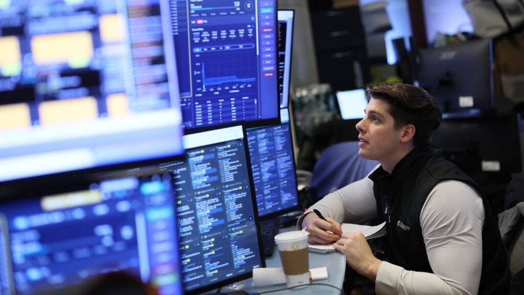 Dow drops 650 points as Iran war sends oil prices surging