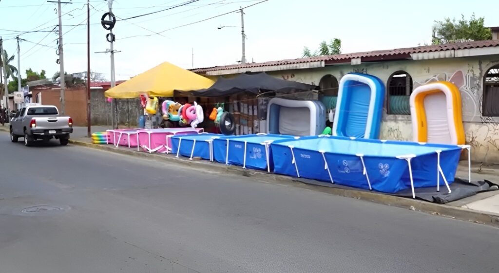Piscinas inflables ganan demanda como alternativa económica en verano