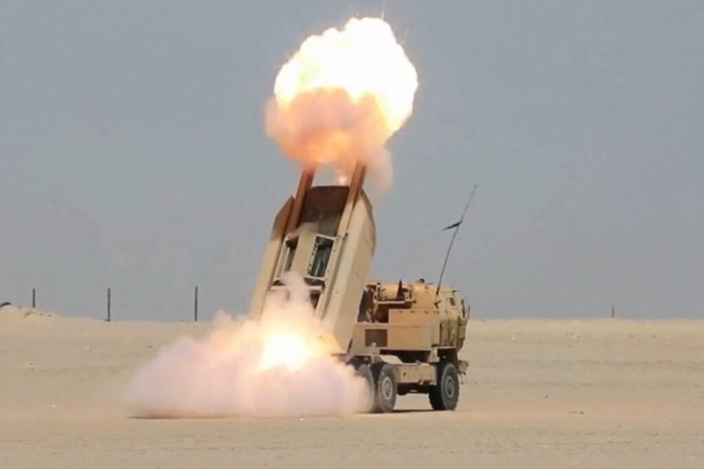 Un submarino de EEUU hunde un buque de guerra iraní frente a las costas de Sri Lanka